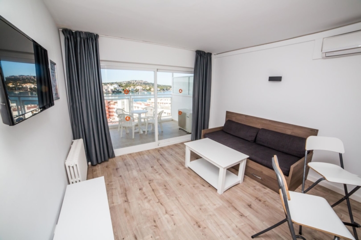 Hotel Apartments Deya in Santa Ponsa - Room