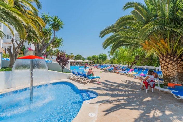 Aparthotel Holiday Centre in Santa Ponsa - Pool